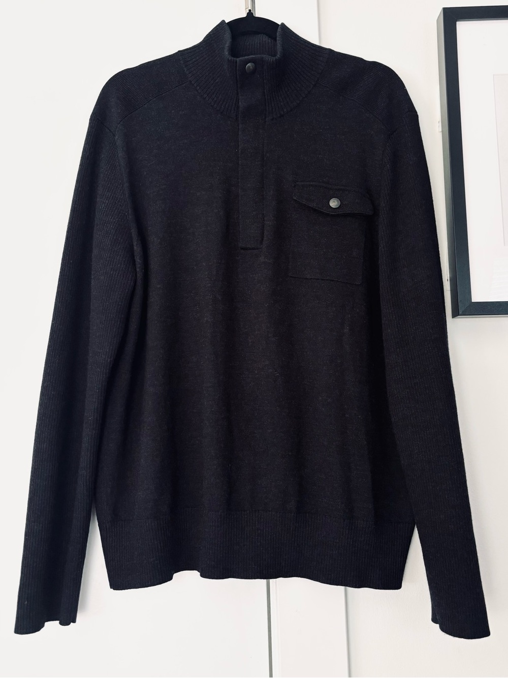 Men's Banana Republic Extra Fine Merino Wool Sweater. 1/2 zip collar snap button